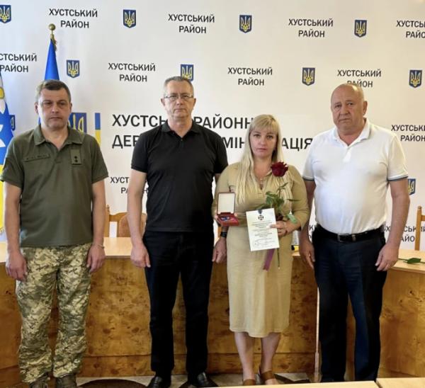 У Хусті родинам полеглих Героїв вручили посмертні нагороди3
