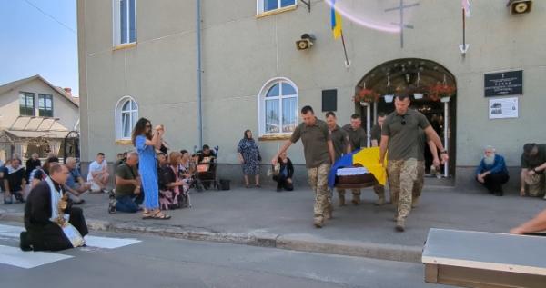 У Ковелі попрощалися із захисником Ростиславом Шевчиком