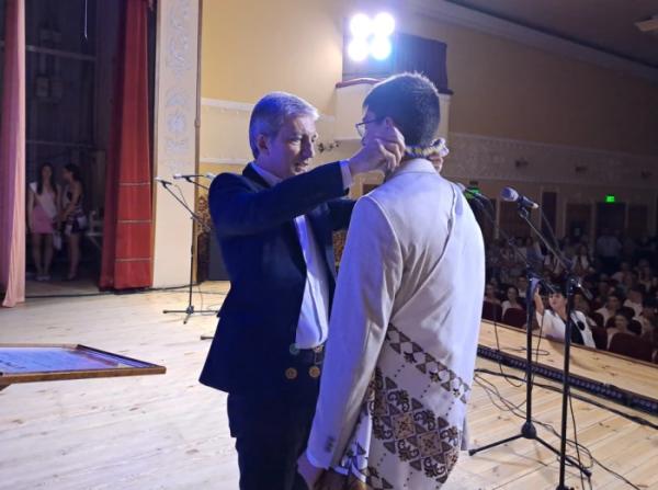 У Ковелі відбулися урочистості для випускників 202511