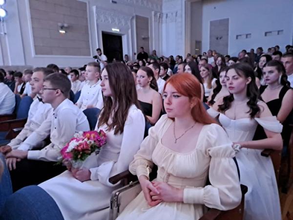 У Ковелі відбулися урочистості для випускників 202520