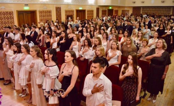 У Ковелі відбувся випускний 2025 у медичному коледжі3