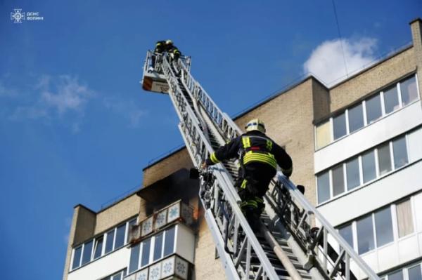 У Луцьку горіла квартира у багатоповерхівці2