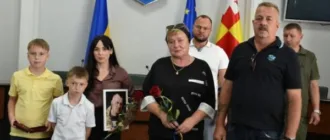 У Луцьку родинам загиблих військових вручили посмертні державні нагороди