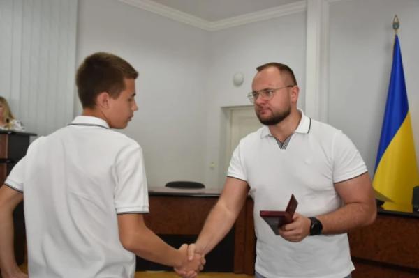 У Луцьку родинам загиблих військових вручили посмертні державні нагороди3