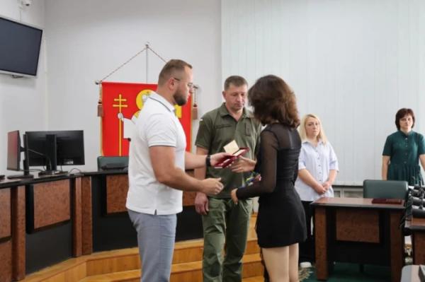 У Луцьку родинам загиблих військових вручили посмертні державні нагороди1