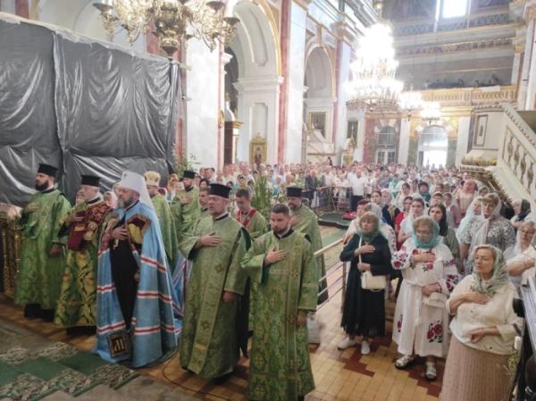 У Луцьку відзначили День Святої Трійці5