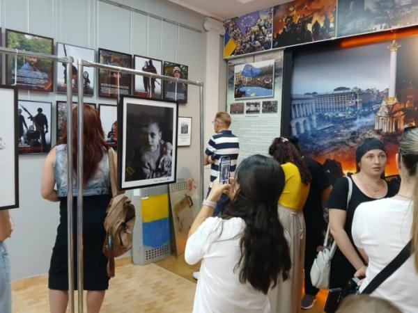 У Миколаївському краєзнавчому музеї презентували фотовиставку «Зниклі безвісти, не означає забуті»6