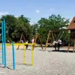 У Миролюбівській громаді відкрили новий дитячий майданчик