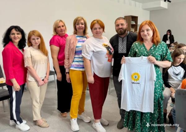 У Нововолинську до Дня батька відбувся творчий захід для ветеранів та їхніх дітей19