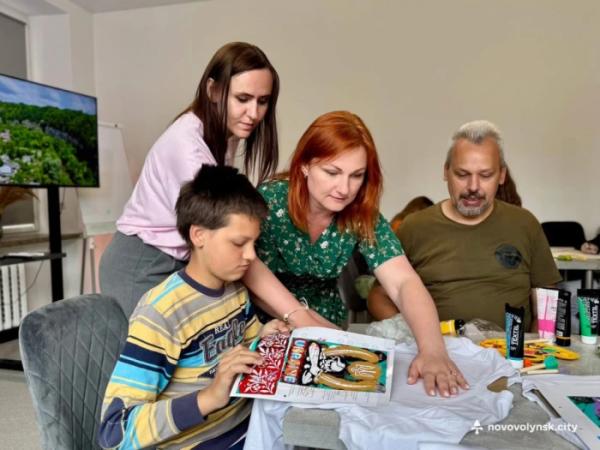 У Нововолинську до Дня батька відбувся творчий захід для ветеранів та їхніх дітей10