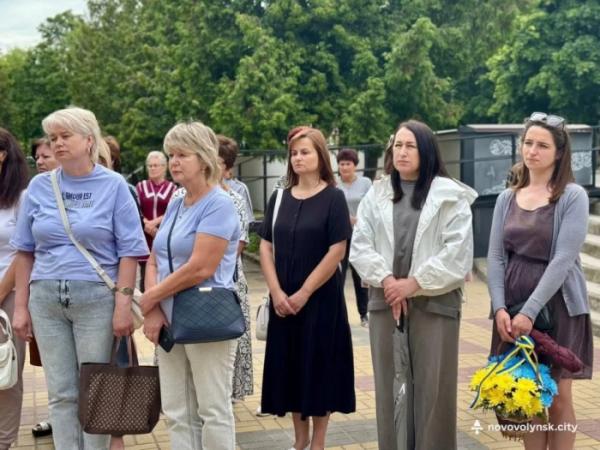 У Нововолинську відкрили меморіальні дошки загиблим Захисникам, які працювали в Центрі дитячої творчості8