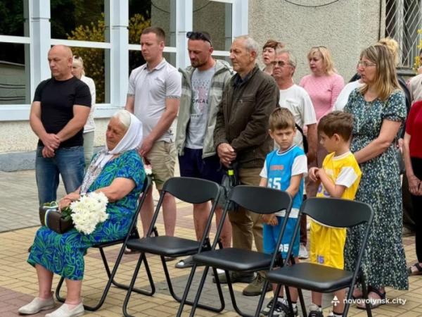 У Нововолинську відкрили меморіальні дошки загиблим Захисникам, які працювали в Центрі дитячої творчості6