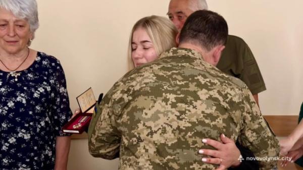 У Нововолинську вручили посмертну нагороду родині загиблого героя Ігоря Бричка2