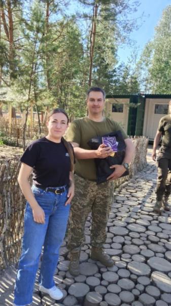 У Рівному передали книги військовим на передову3