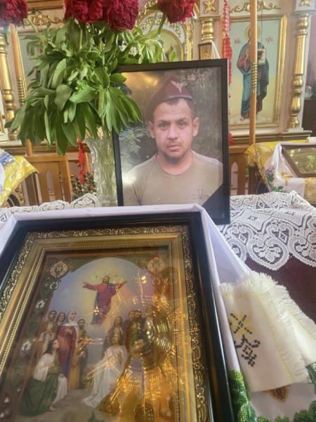 У селі Битень попрощалися із захисником Олегом Юзипчуком3