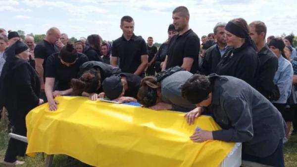 У селі Сошичне попрощалися з полеглим на фронті захисником Іваном Каменчуком4