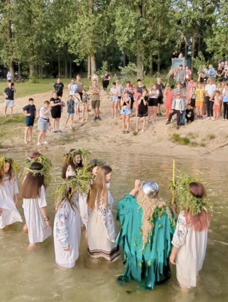 У селі Уховецьк на березі озера відзначили свято Івана Купала9