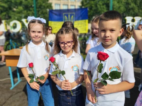 У школах Ковеля пролунав останній дзвоник 20255