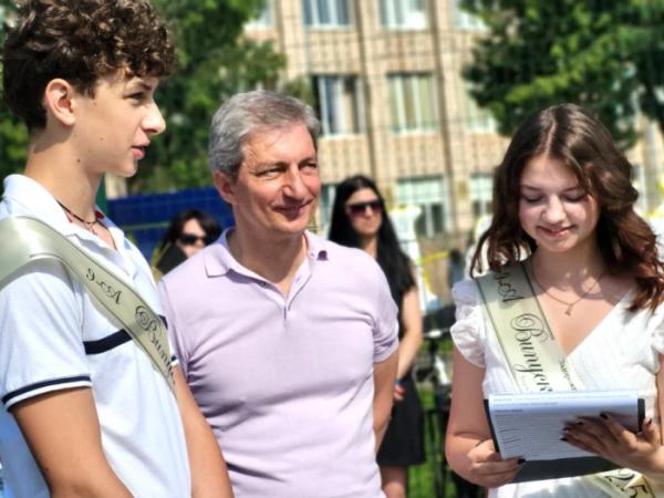 У школах Ковеля пролунав останній дзвоник 20259