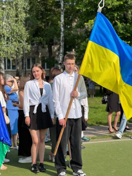 У школах Ковеля пролунав останній дзвоник 202529