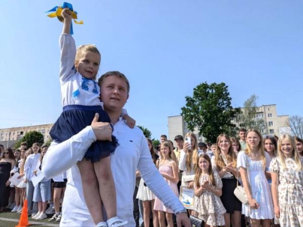 У школах Ковеля пролунав останній дзвоник 20253