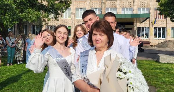 У школах Ковеля пролунав останній дзвоник 2025