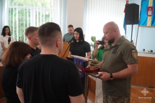 У Володимирі рідним загиблого полковника Олександра Никитюка вручили посмертну нагороду26