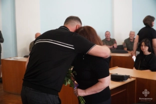 У Володимирі рідним загиблого полковника Олександра Никитюка вручили посмертну нагороду10