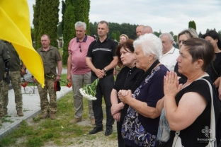 У Володимирі рідним загиблого полковника Олександра Никитюка вручили посмертну нагороду23
