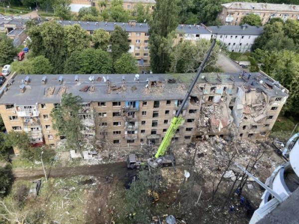 Квартира режисерки Марини Ткачук, пошкоджена внаслідок російського обстрілу. Фото з фейсбук-сторінки Марини Ткачук4