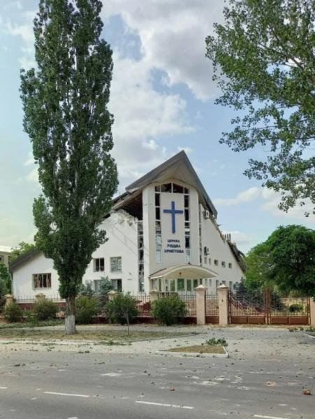 Церква у Новій Каховці після обстрілу / Фото Сергія Дудника з місцевих груп