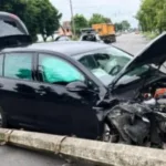 Volksvagen збив електроопору на Ковельській у Луцьку