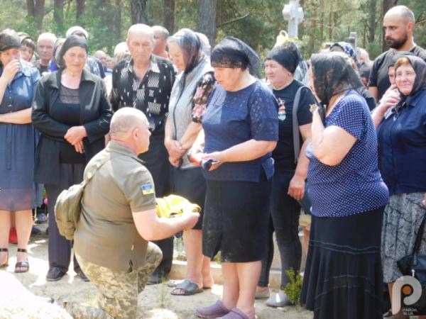 Воїн, який пройшов пекло боїв і звільнення Харківщини: у Локницькій громаді в останню путь провели 24-річного Олександра Янцевича4