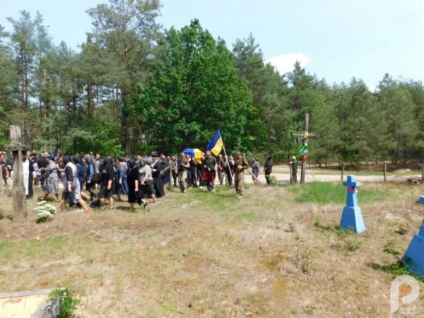 Воїн, який пройшов пекло боїв і звільнення Харківщини: у Локницькій громаді в останню путь провели 24-річного Олександра Янцевича13