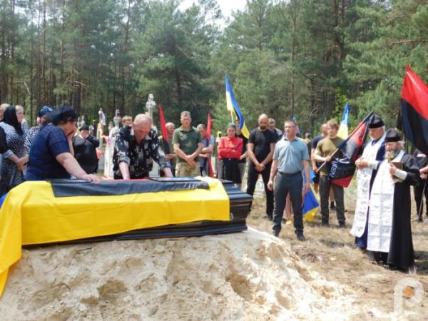 Воїн, який пройшов пекло боїв і звільнення Харківщини: у Локницькій громаді в останню путь провели 24-річного Олександра Янцевича18