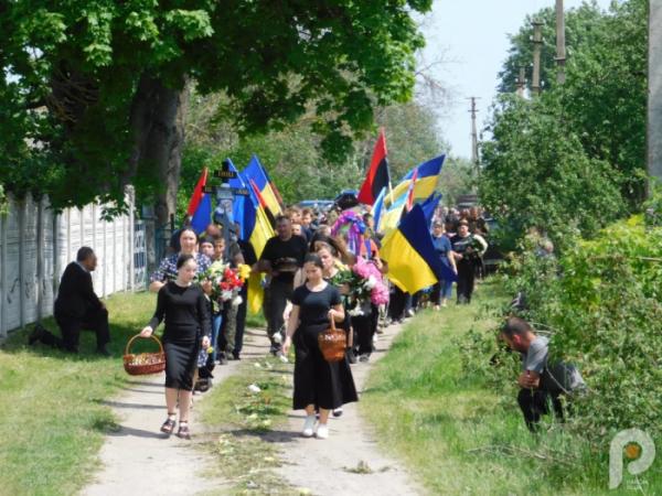 Воїн, який пройшов пекло боїв і звільнення Харківщини: у Локницькій громаді в останню путь провели 24-річного Олександра Янцевича2