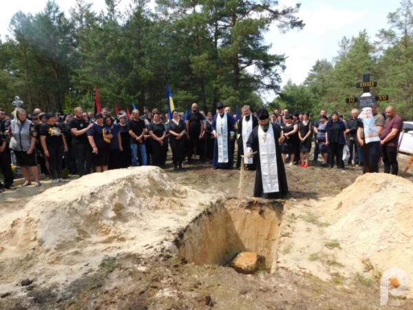 Воїн, який пройшов пекло боїв і звільнення Харківщини: у Локницькій громаді в останню путь провели 24-річного Олександра Янцевича5