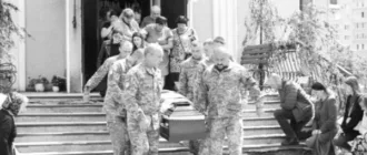 Загинув на Сумщині: у Луцькій громаді провели в останню дорогу воїна Романа Любиха