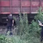 Залізла на потяг: в Одеському районі 13-річну дівчину уразило струмом