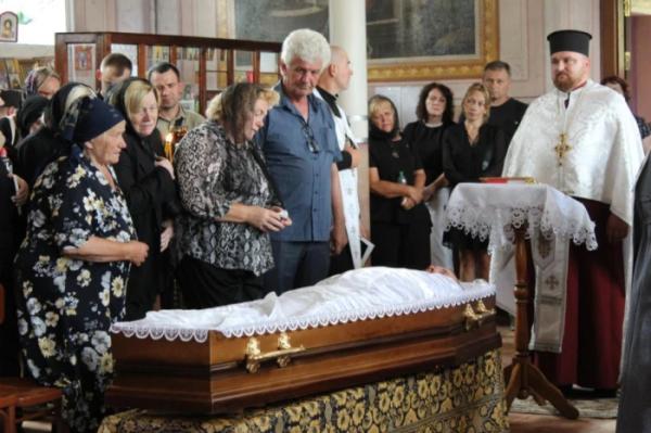 Був сміливим воїном та надійним побратимом: у Рожищі попрощалися із 25-річним Володимиром Книшем4