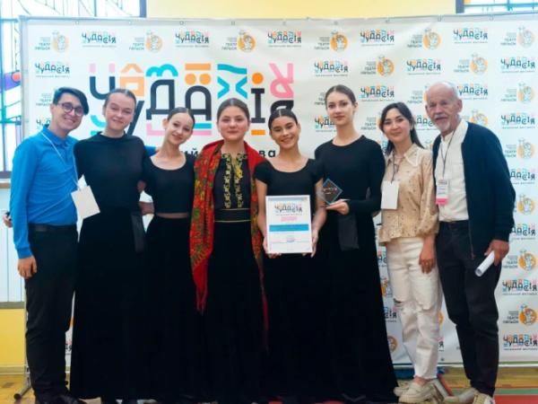 Чудасія: театрали з Сарн здобули перемогу на всеукраїнському фестивалі7