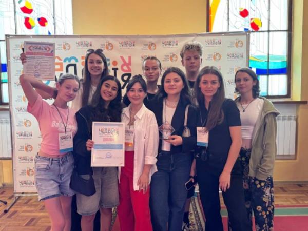 Чудасія: театрали з Сарн здобули перемогу на всеукраїнському фестивалі3
