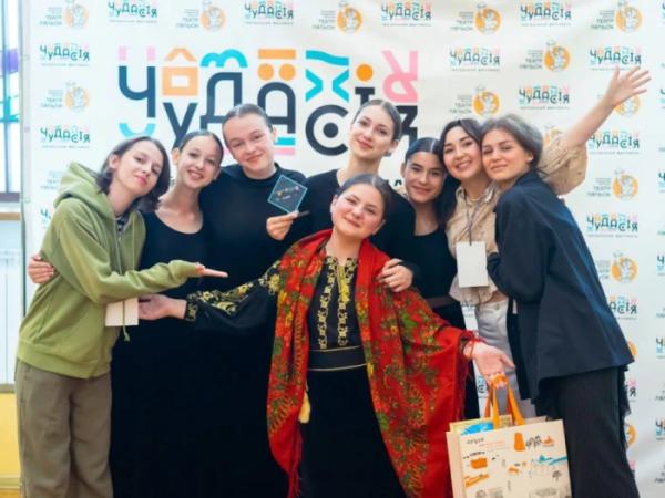 Чудасія: театрали з Сарн здобули перемогу на всеукраїнському фестивалі5