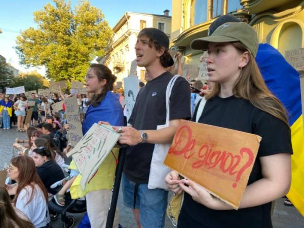 Другий день протестів в Одесі: люди виступають проти обмеження повноважень НАБУ і САП11