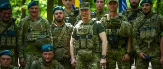 Генерал Сирський вручив держані нагороди миколаївським морпіхам