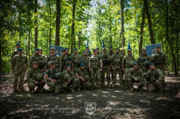 Генерал Сирський вручив держані нагороди миколаївським морпіхам4