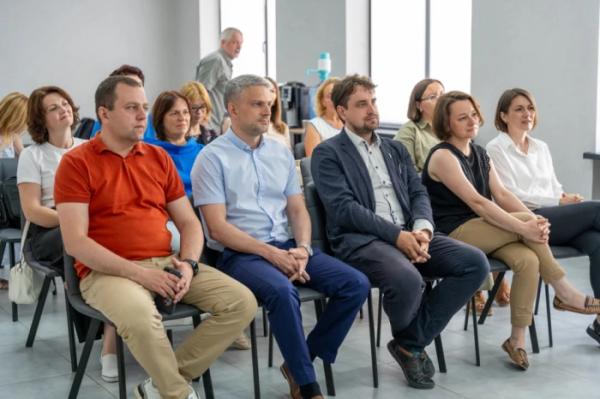 Літпростір, лабораторії оцифрування, виставки, подкасти й віртуальний 3-D тур створять в Острозі за підтримки УКФ2