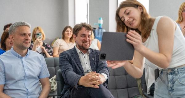 Літпростір, лабораторії оцифрування, виставки, подкасти й віртуальний 3-D тур створять в Острозі за підтримки УКФ