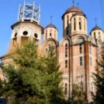 «Луцьк під обстрілом»: під час повітряної тривоги людей з тваринами не пустили до укриття у соборі
