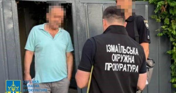 Вручення підозри. Фото: Одеська облпрокуратура